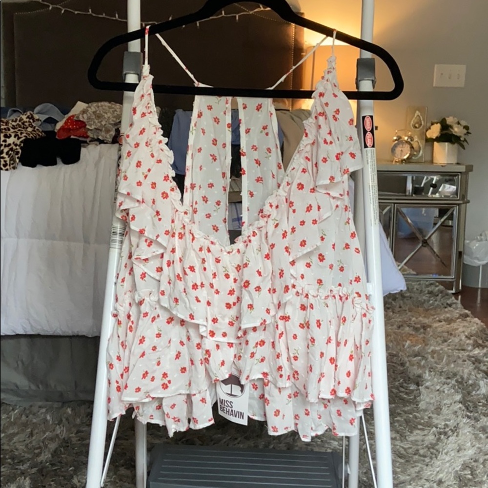 Miss Behaven flowy top